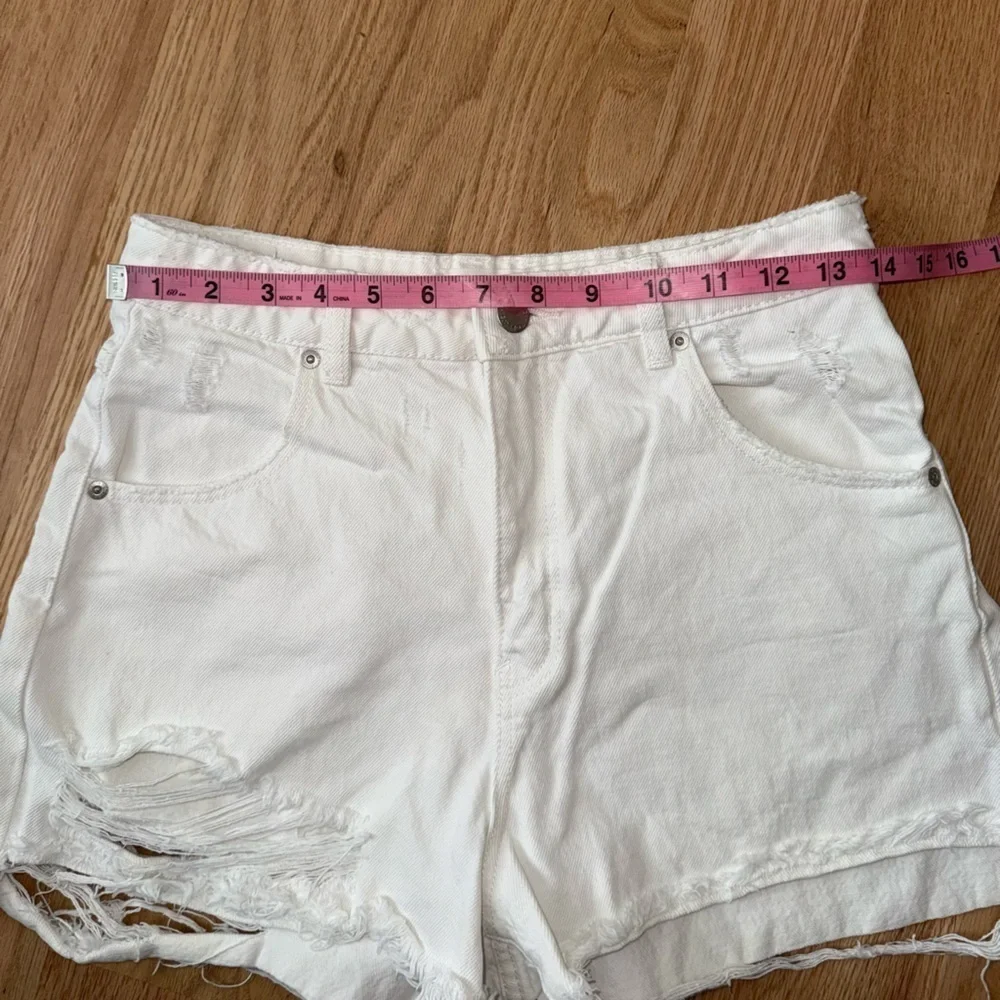 Rolla’s Dusters Shorts High Rise Slim Distressed Vintage White Worn Size 27